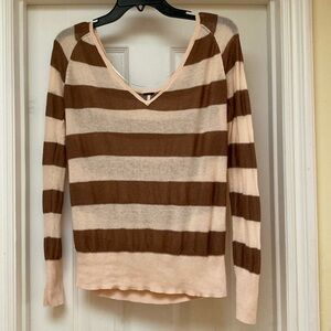 Free People lightweight long sleeve sweater size XS